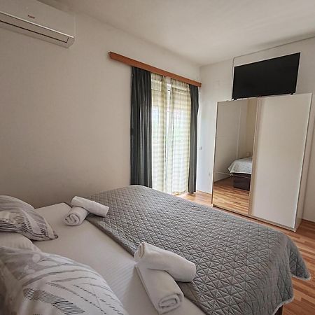 Apartments And Pansion M&R Turanj Zewnętrze zdjęcie