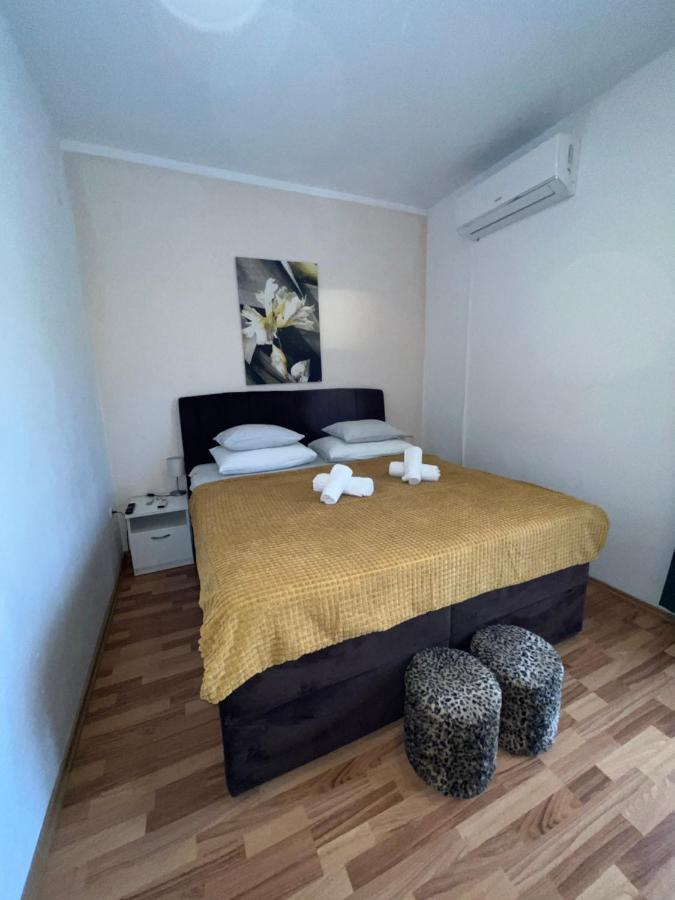 Apartments And Pansion M&R Turanj Zewnętrze zdjęcie